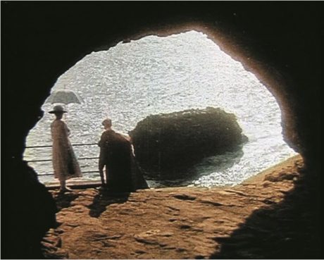 イメージの洞窟 意識の源を探る