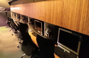 FOVE　視線追跡型バーチャルリアリティヘッドセット (6)