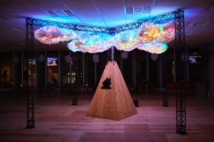 twitterを通じて世界中の天気を体験できるイルミネーション