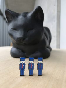 黒ネコT and 警備員ピンバッジ