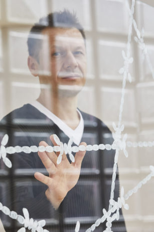 「あなたの存在に対する形容詞」ミルチャ・カントル展