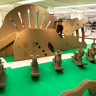 ダンボール遊園地