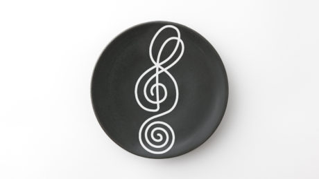 クリエイターと福島の窯元がつくる「大堀相馬焼167のちいさな豆皿」