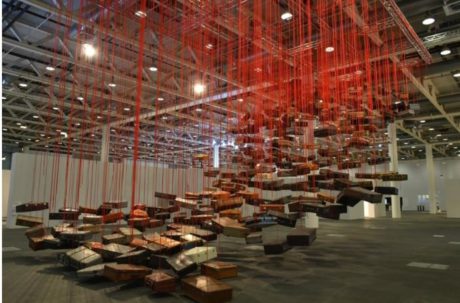 塩田千春展：魂がふるえる