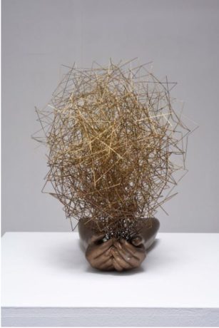 塩田千春展：魂がふるえる