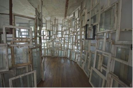 塩田千春展：魂がふるえる