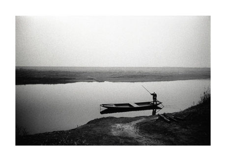 写真家がカメラを持って旅に出た　北井一夫「村へ、そして村へ」