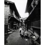 写真家がカメラを持って旅に出た 北井一夫「村へ、そして村へ」