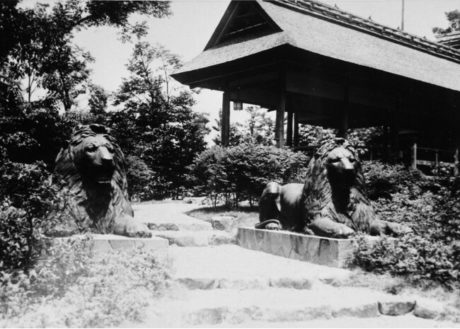 『翼のライオン像』が飛び出す！AR